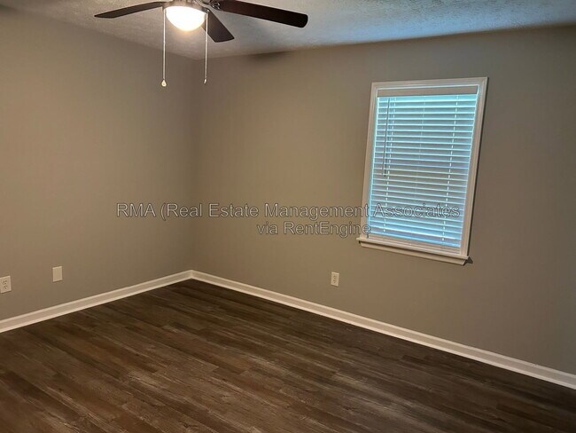 Building Photo - 217 Griffin Park Rd