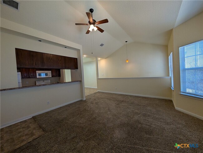 Building Photo - 1270 Hillcrest Dr