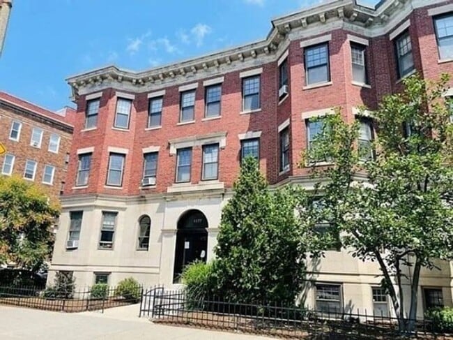 Building Photo - Truly the best 3 bed in Allston!!