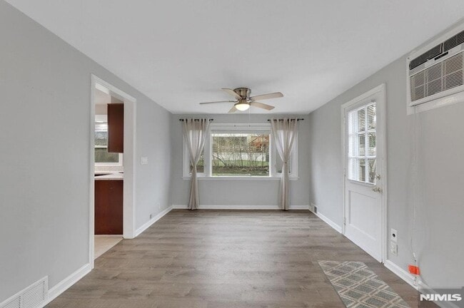 Building Photo - 95 Grove St