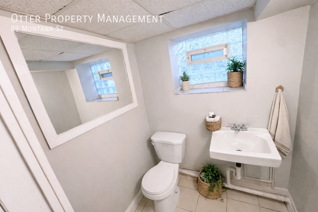 Building Photo - 89 Montana St