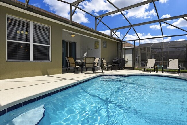 Building Photo - 8167 Fan Palm Way