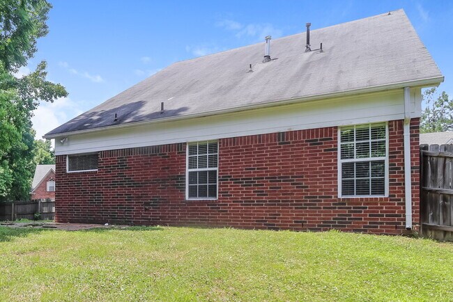 Building Photo - 9979 Misty Elm Dr