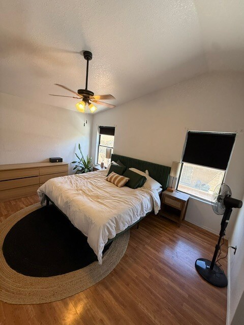 Building Photo - FOR RENT