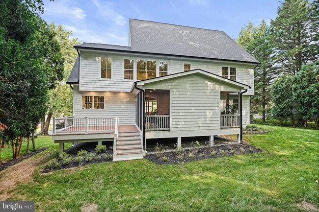 Building Photo - 9615 Locust Hill Dr