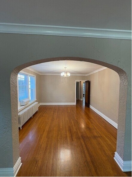 Dining Room - 7141 Tulane Ave