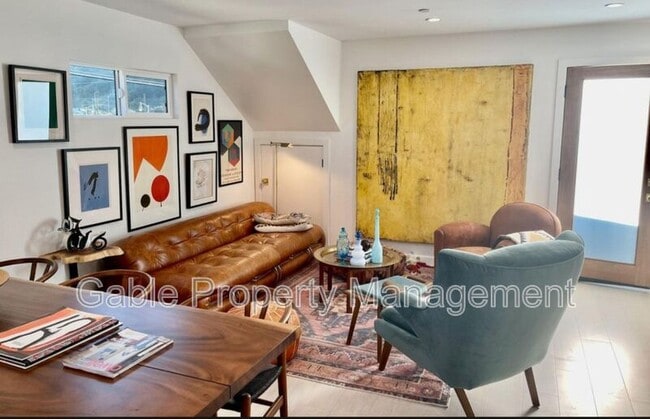 Building Photo - 2320 Fernleaf St