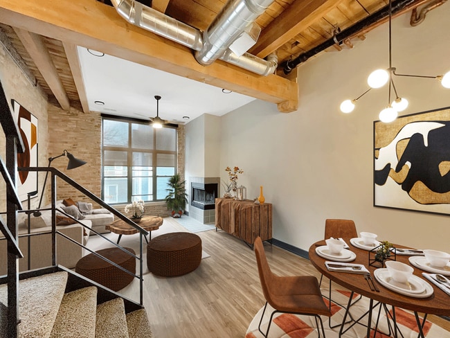 Building Photo - Sheffield Lofts - 3110 N Sheffield Ave
