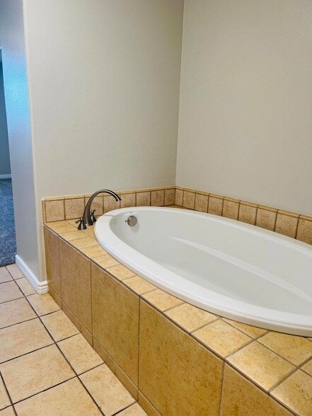 Building Photo - 45245 Seeley Dr