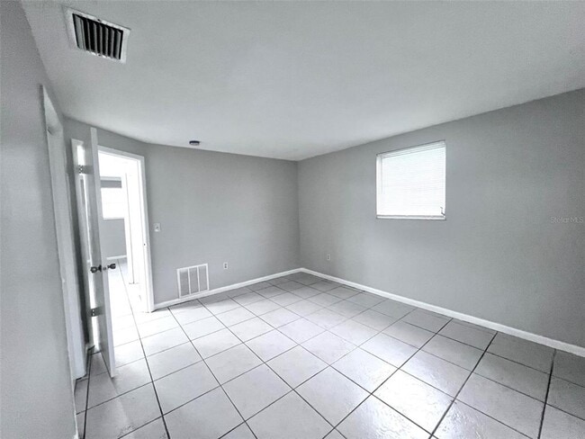 Building Photo - 7204 Isle Dr