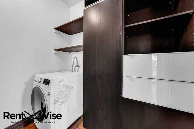 Building Photo - 130-136-136 Mullen Ave