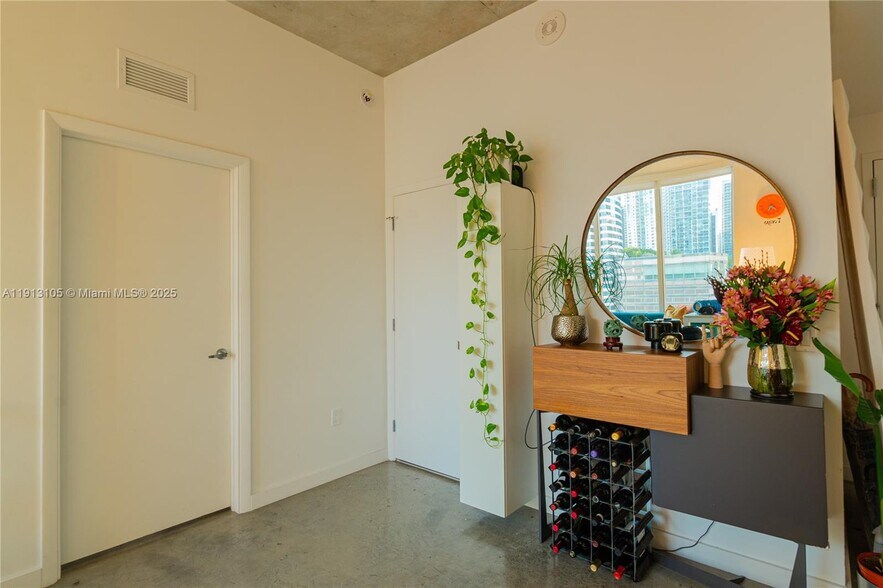 Building Photo - 151 SE 1st St