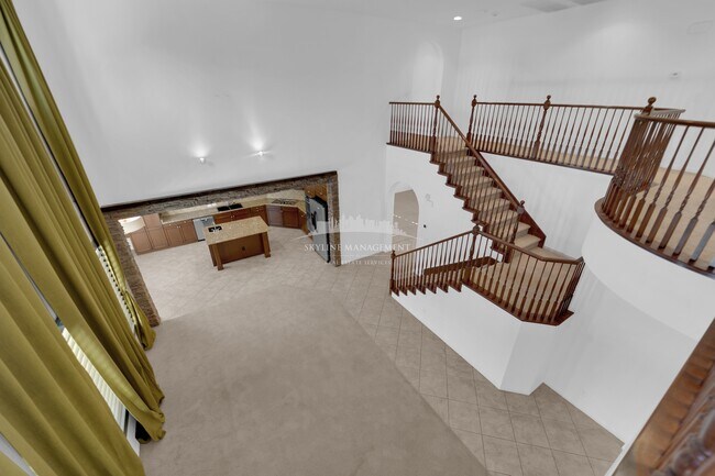 Building Photo - 8445 Cambrils Ave