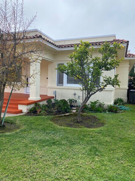 Building Photo - 301 Grand Ave