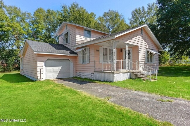 Building Photo - 388 Oak St