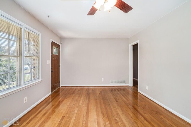 Building Photo - 3730 Marlborough Dr