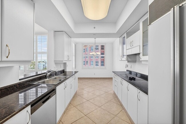 Building Photo - North Ocean Boulevard, Fort Lauderdale, FL 33308 - 2 BR 2 BA condo