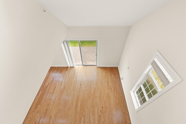 Building Photo - 70 Endicott St