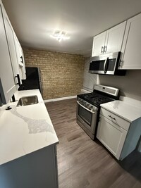 Building Photo - 3301 Huntley Sq Dr