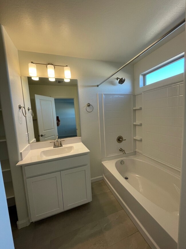 Building Photo - 1118 Helsing Rd