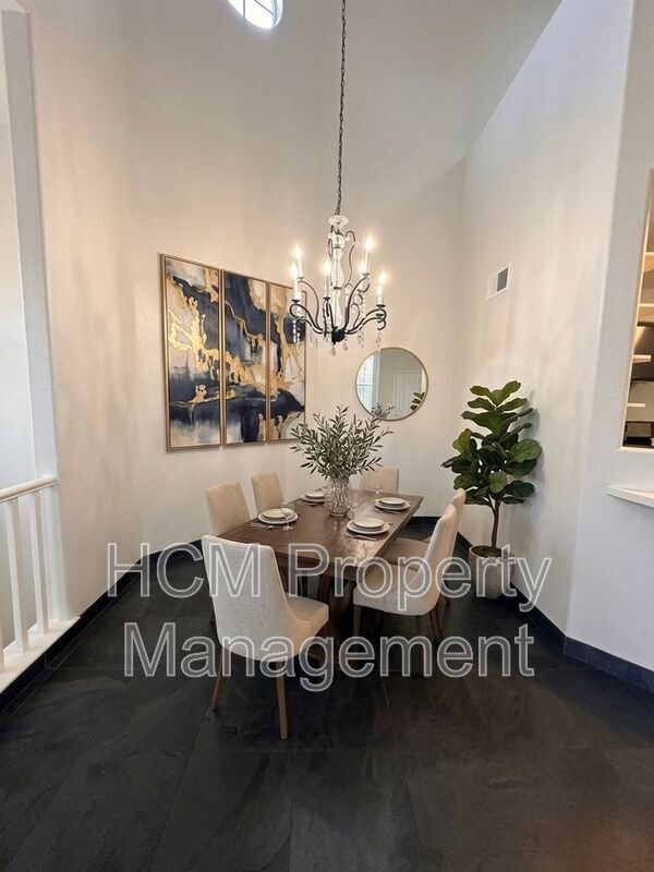 Building Photo - 25133 Via Azul