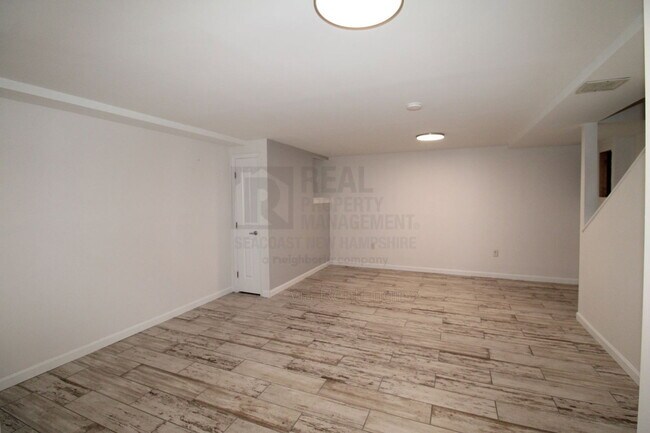 Building Photo - 4 Robin Ln