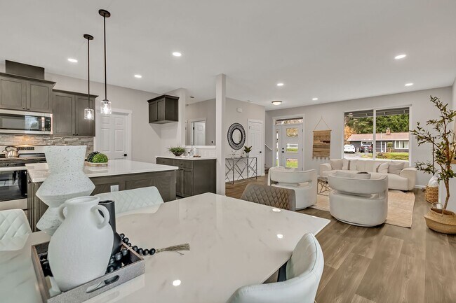 Building Photo - Award winning school district! 4 bedroom with RV and boat parking!