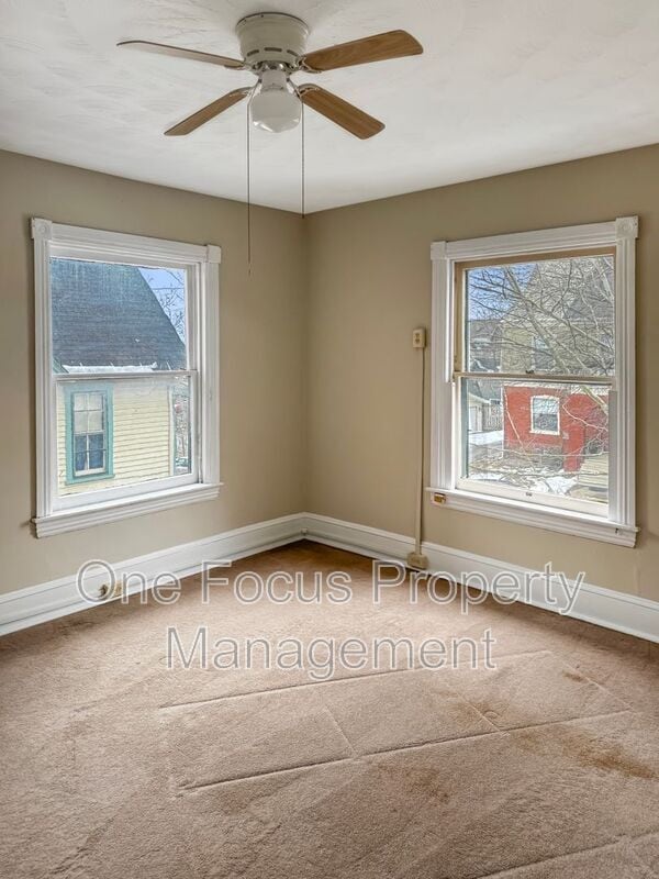 Building Photo - 812 3rd Ave