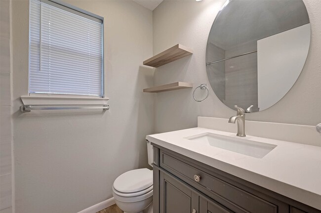Building Photo - 1003 Shadow Mountain Dr