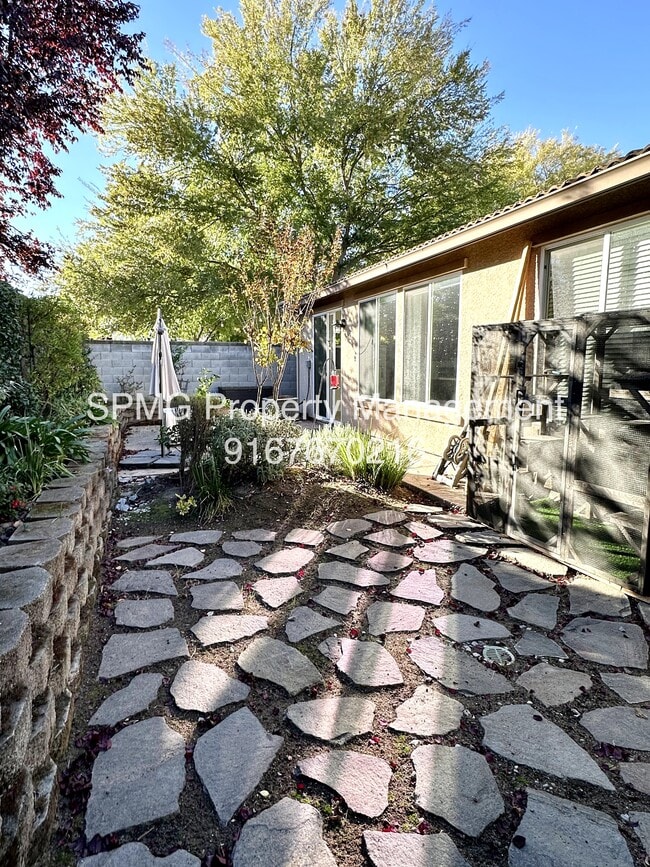 Building Photo - 1528 Morning Glory Ln