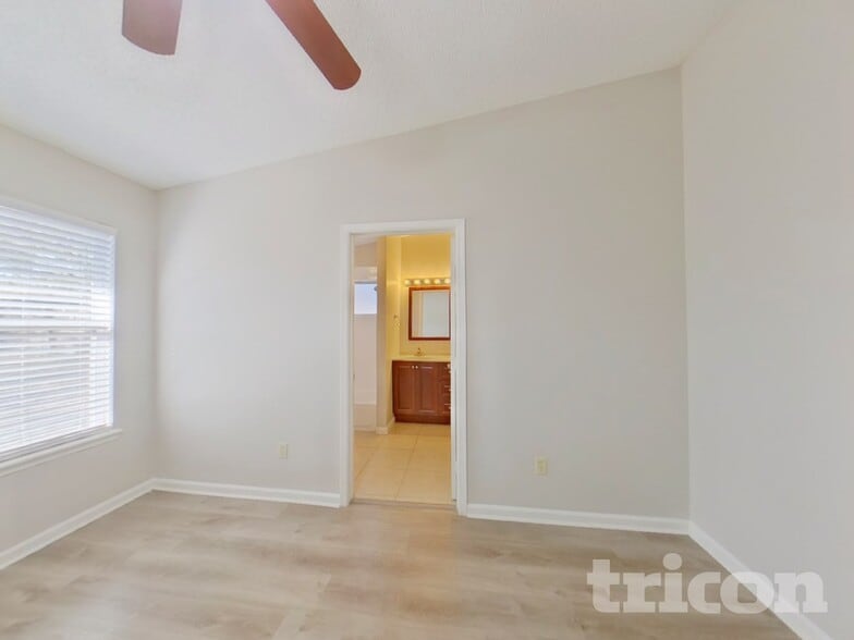 Building Photo - 8158 Pilgrims Trace Dr