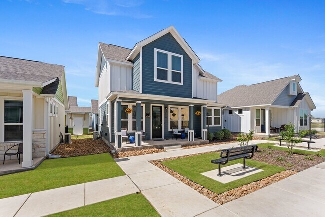 Building Photo - 2119 Hofstaat