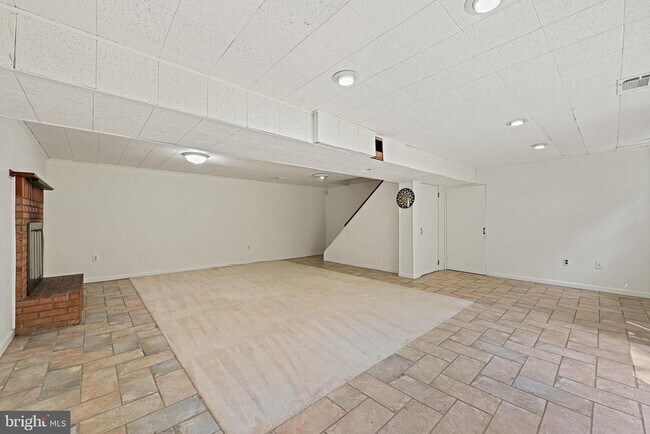 Building Photo - 7623 Highland St