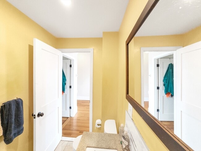 Building Photo - 32 Fisher Ave