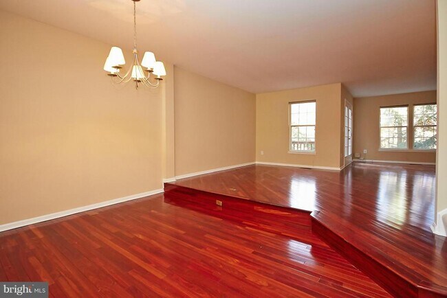 Building Photo - 1426 Park Garden Ln