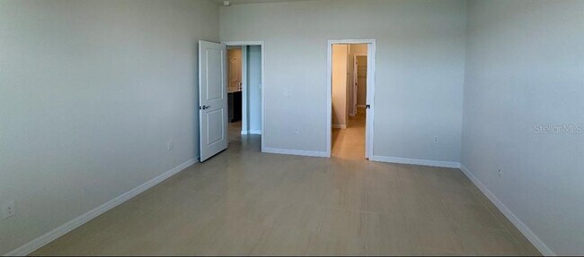 Building Photo - 3099 Springbank Dr