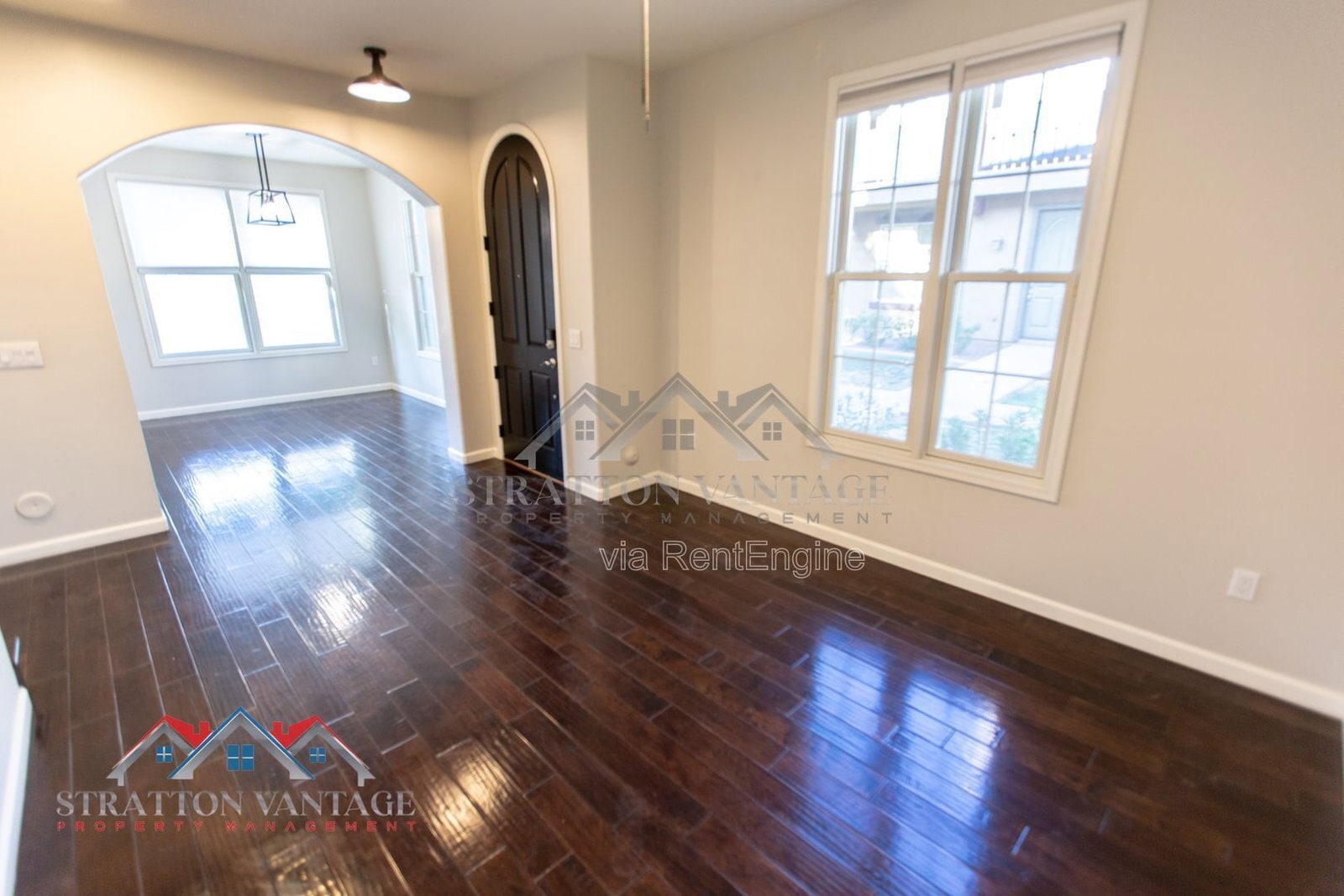 Building Photo - 829 S Huish Dr