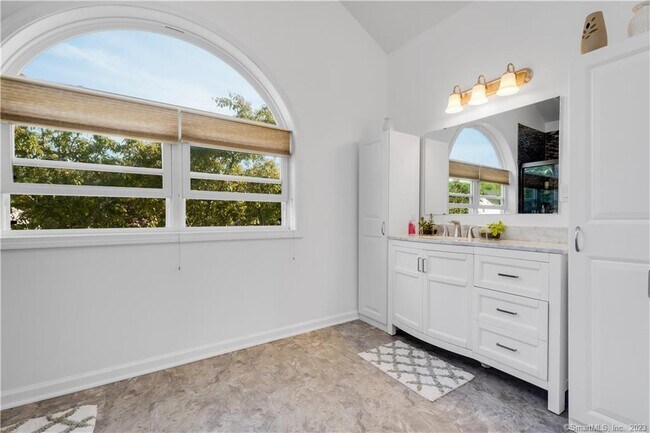 Building Photo - 1 Alicia Ln