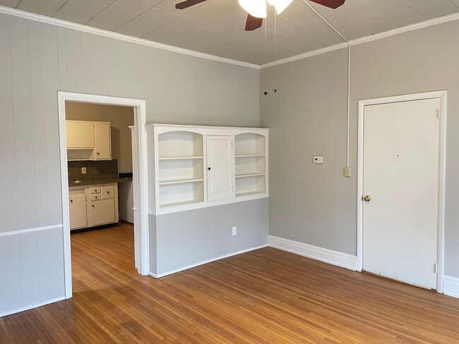 Building Photo - 107 S Broad St