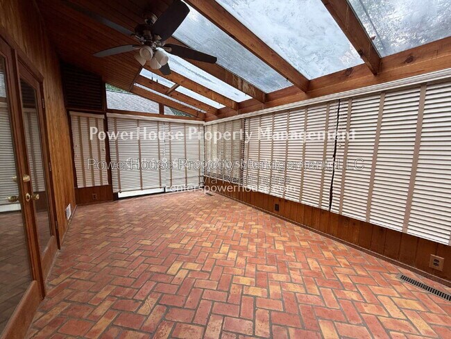 Building Photo - 145 Starboard Point