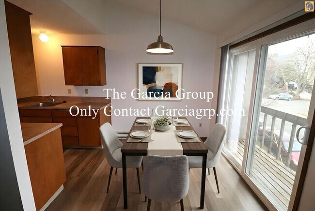 Building Photo - 3712 S Kelly Ave