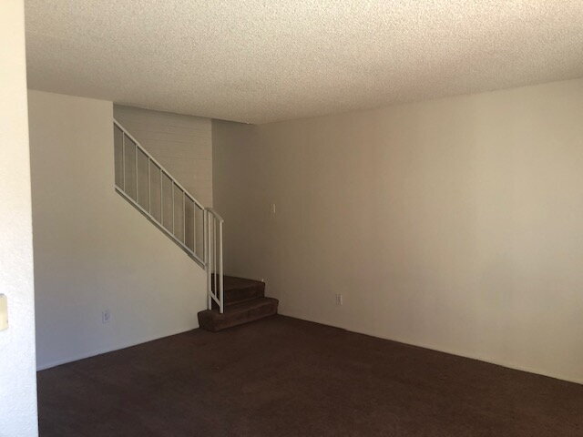 Building Photo - Very Nice 2 Story, 2 Bedroom, 1 Bath Townh...