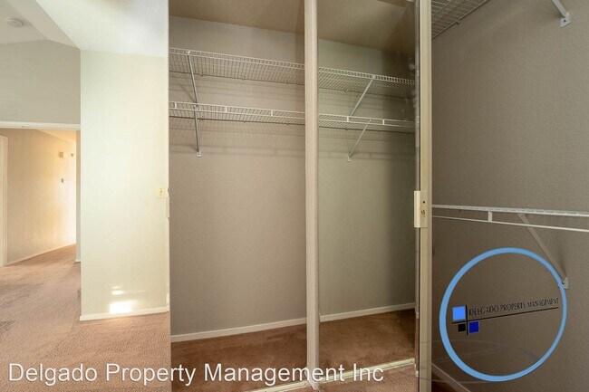 Building Photo - 2 br, 1 bath House - 511 Timbercove #8