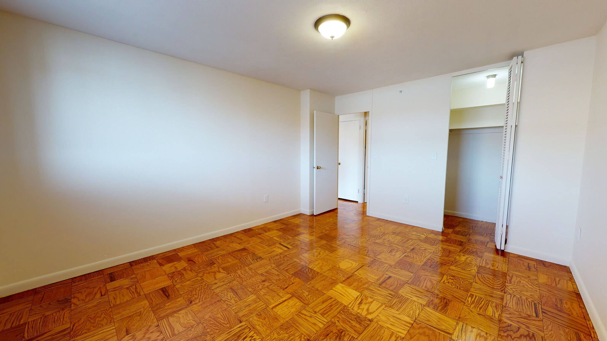 Building Photo - 10 Monmouth Ct