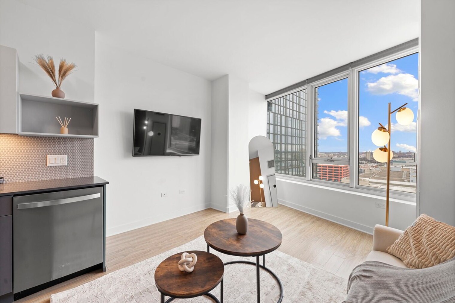 Building Photo - 720 S Wells St