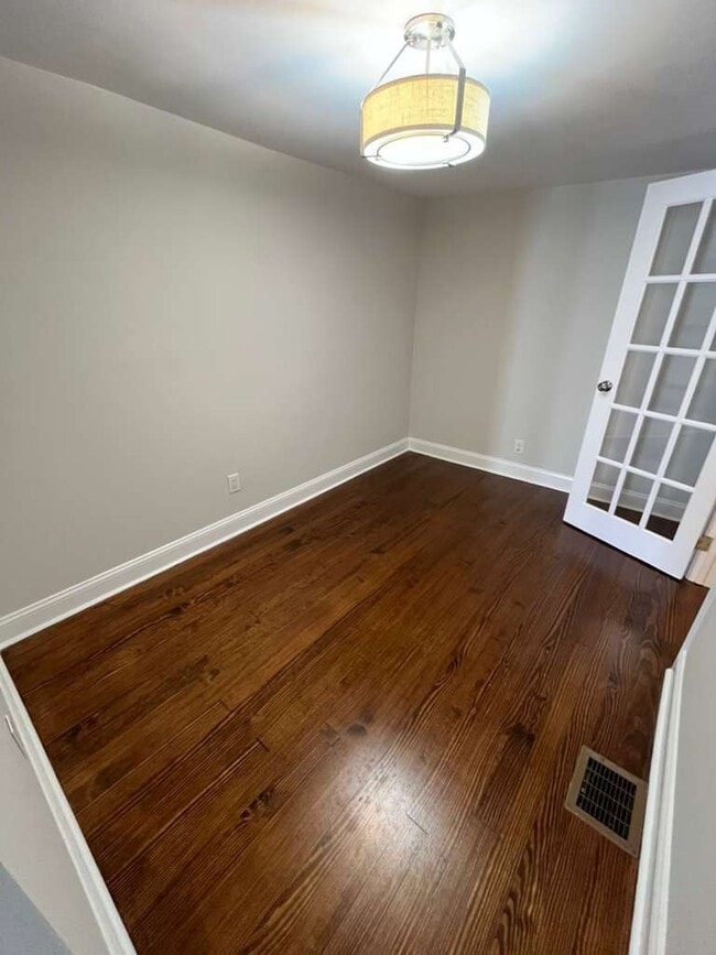 Building Photo - 2033 Kater St