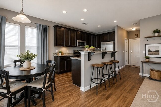 Building Photo - 285 Willow Point Cir