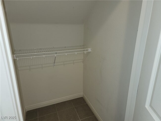 Building Photo - 9845 Mercer Ests Ct