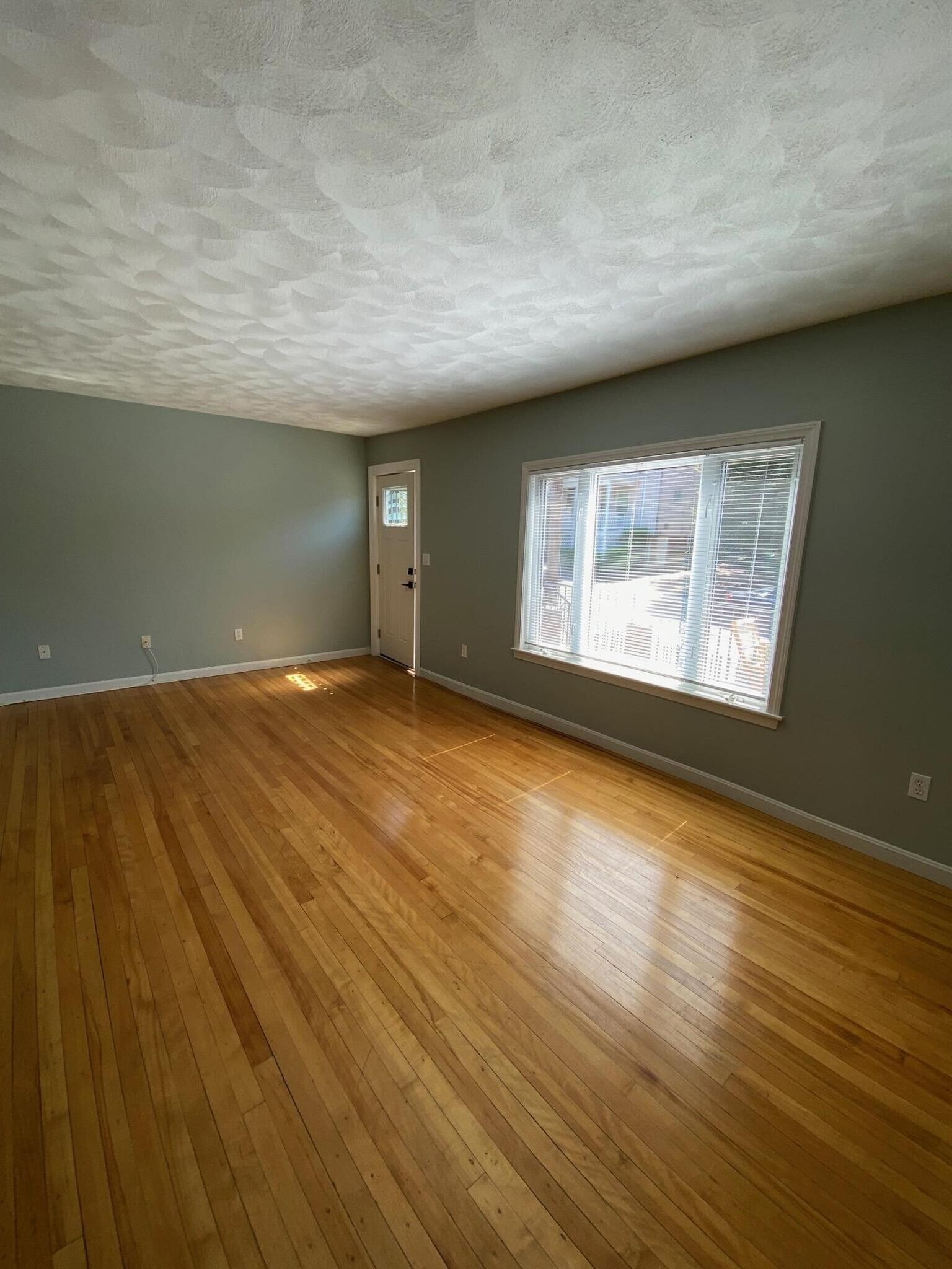 Building Photo - 15 Farragut Ave