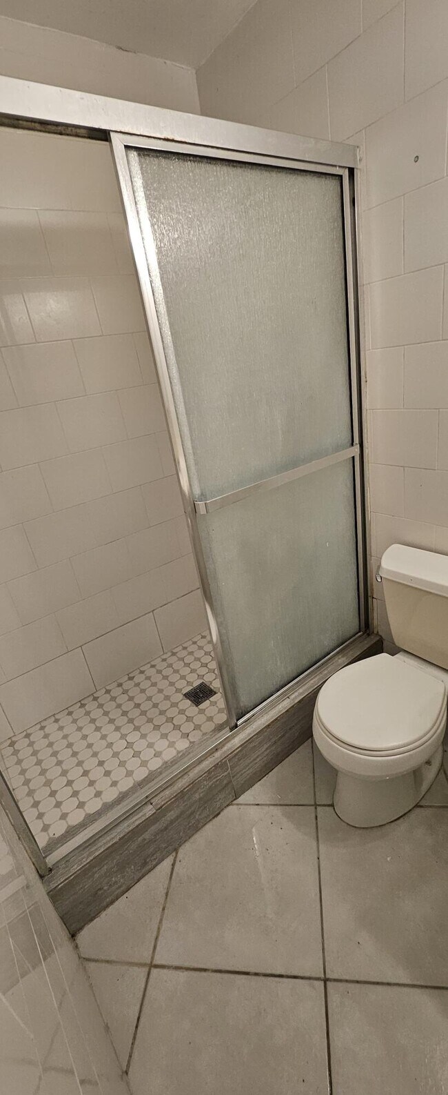 Building Photo - 1202 Summer St